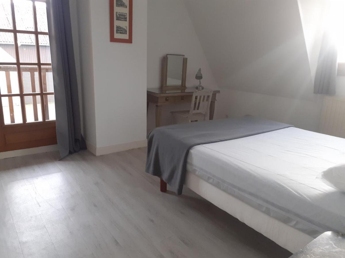 Gite Les Vignettes Bourgeauville Exterior foto
